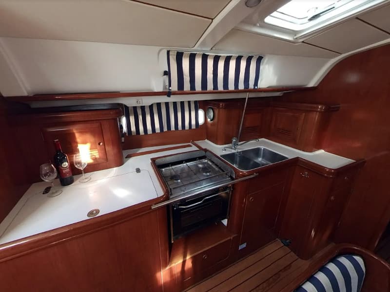 Oceanis 411 - photo 8