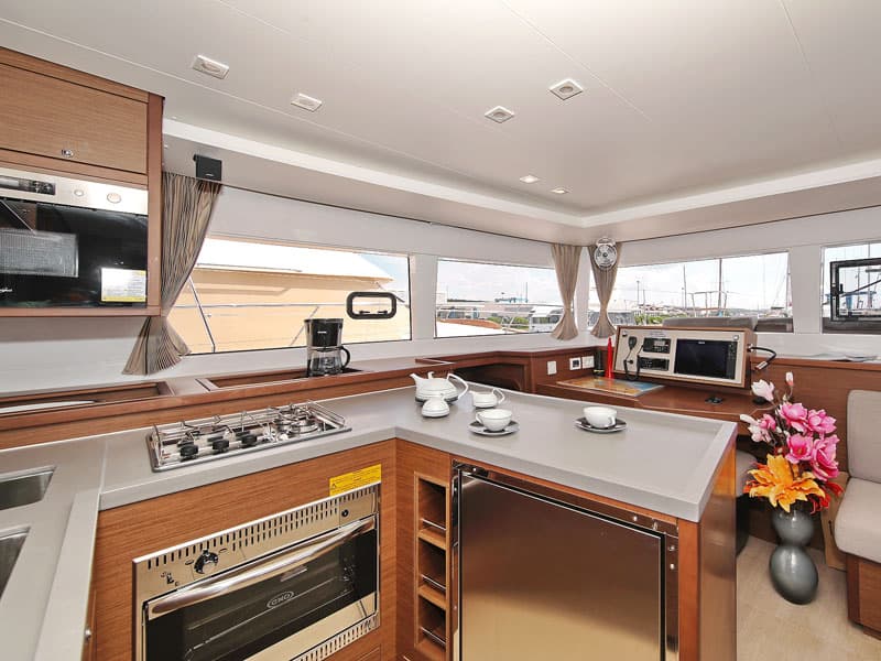 Lagoon 450 - photo 17