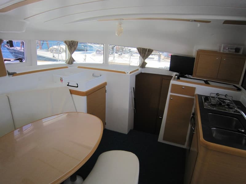 Lagoon 380 - photo 12