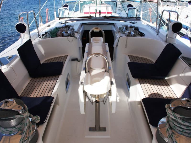 Beneteau 50 - photo 9
