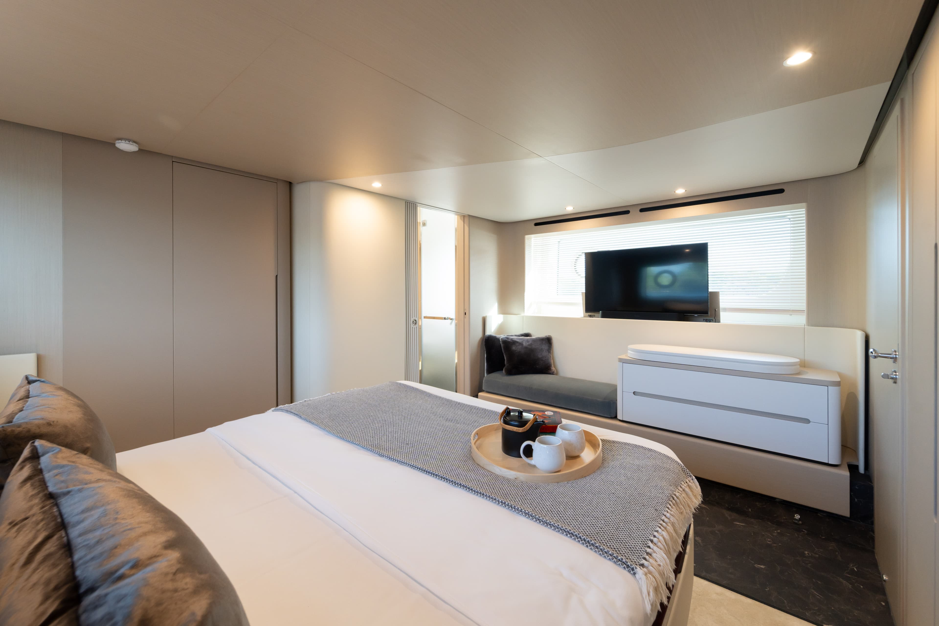 Azimut 68E - photo 34