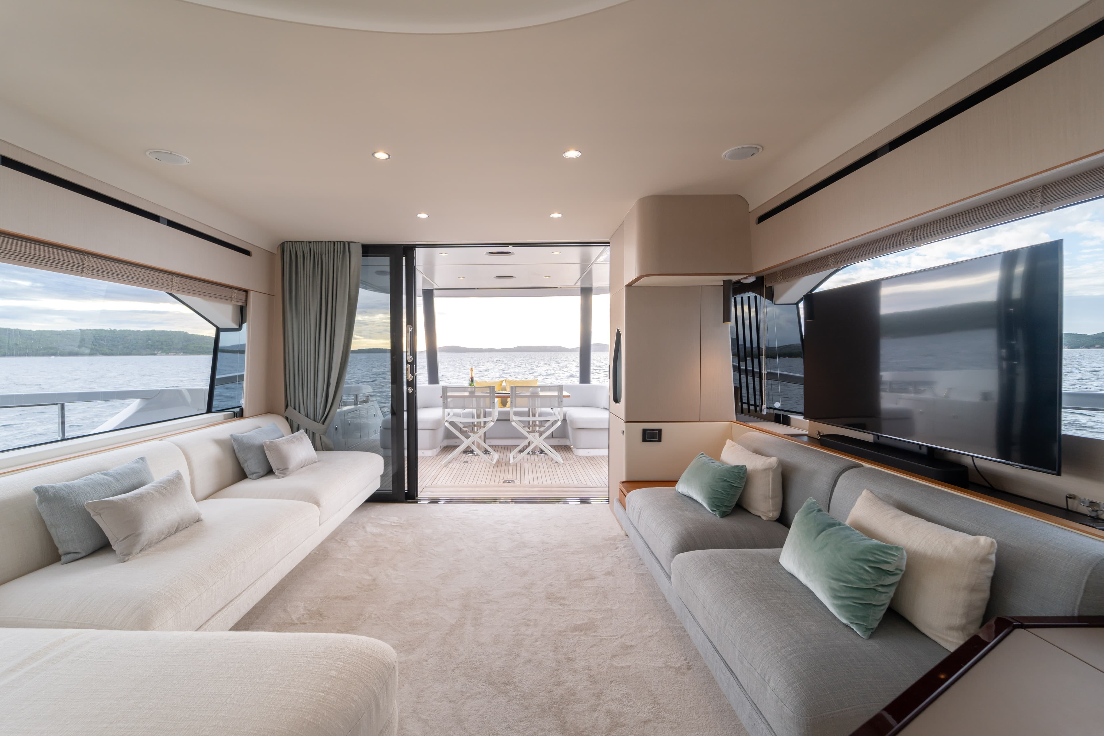 Azimut 68E - photo 22