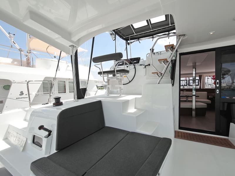 Lagoon 42 - photo 6