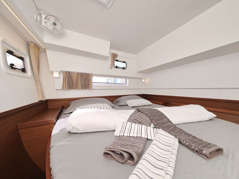 Lagoon 42 - photo 85