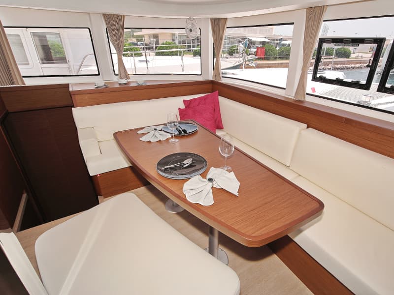 Lagoon 42 - photo 11