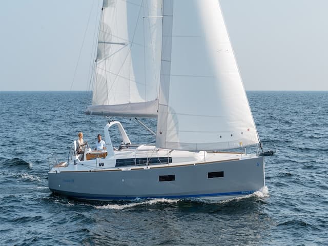 Oceanis 38 - photo