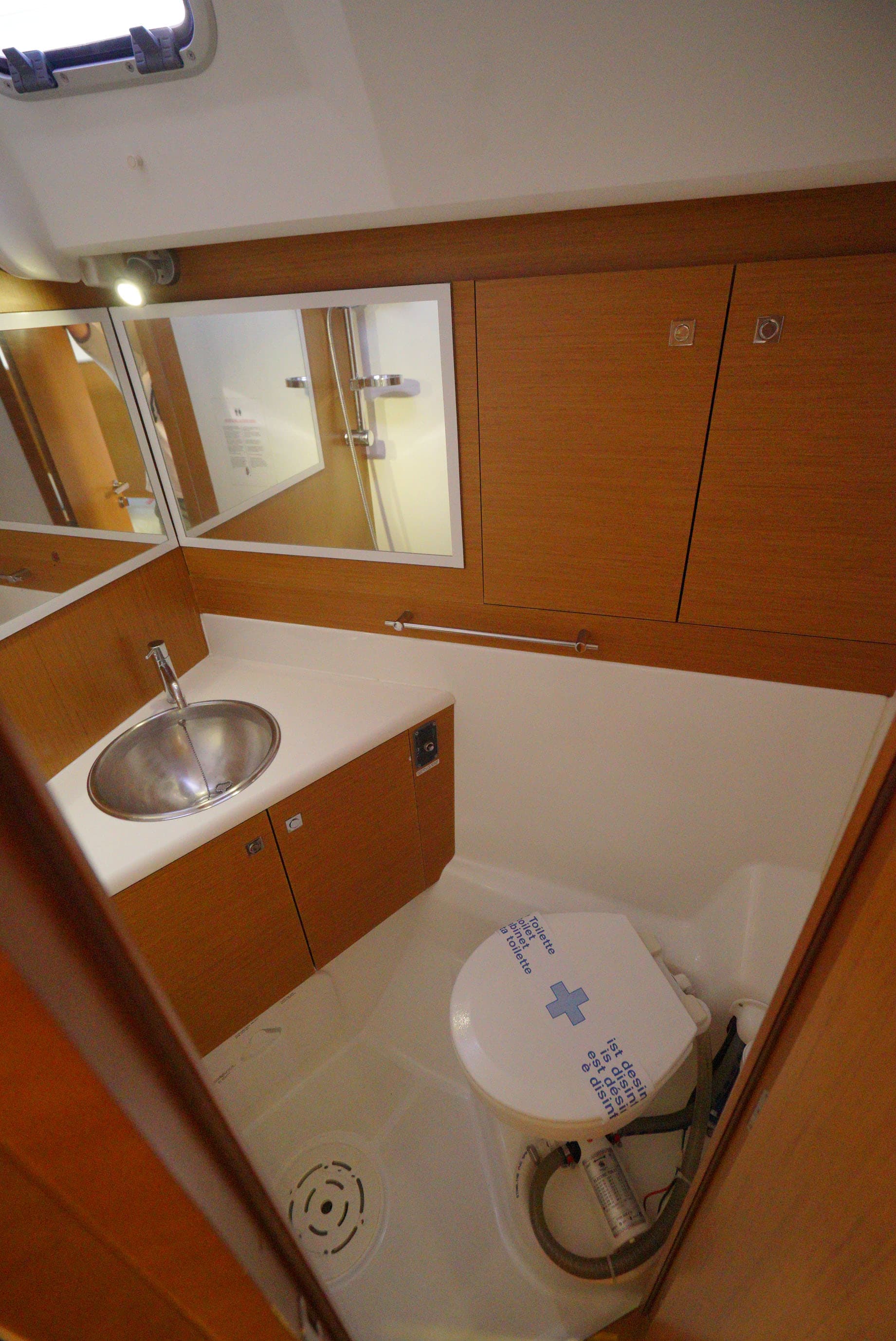 Jeanneau 57 - photo 9