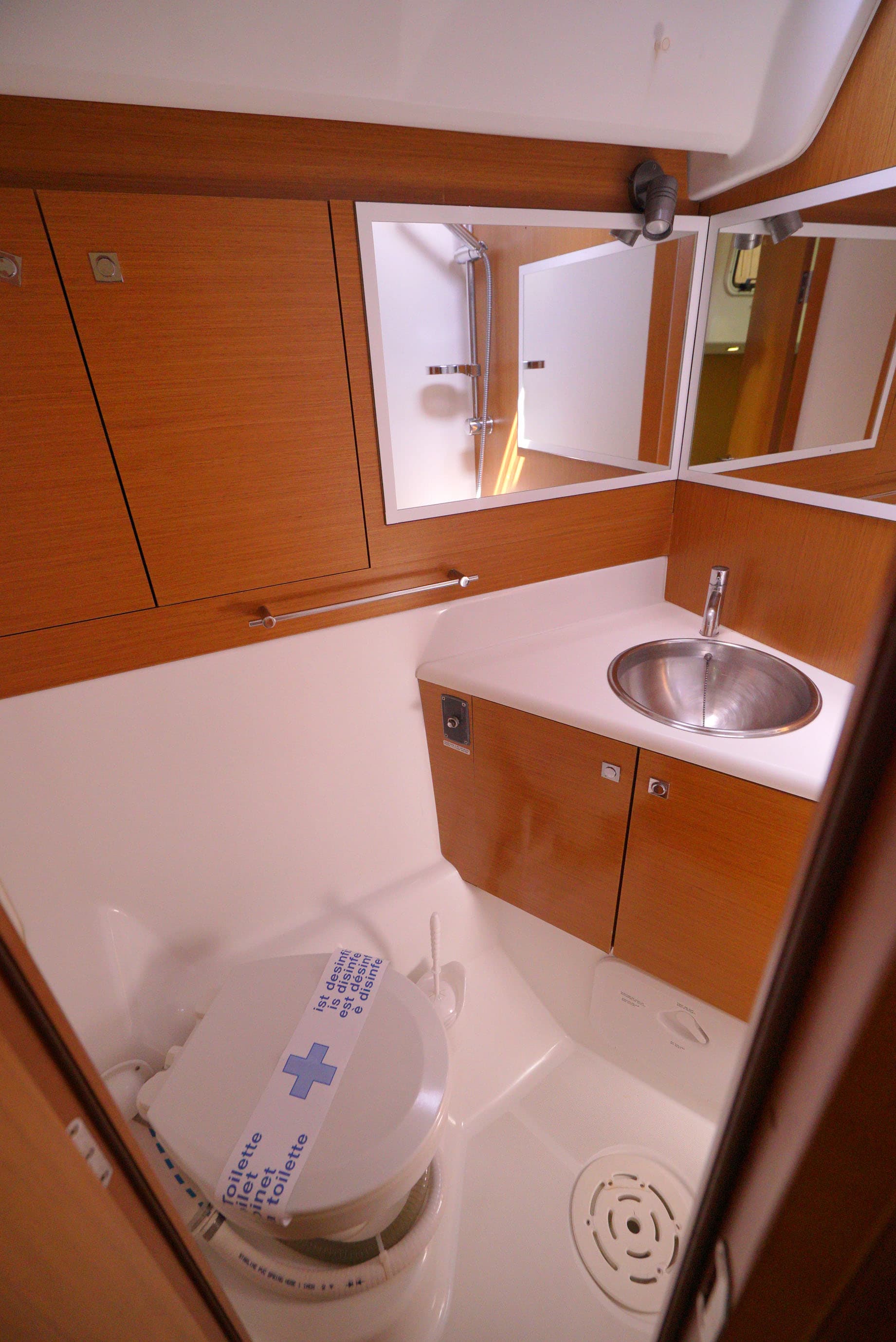 Jeanneau 57 - photo 16