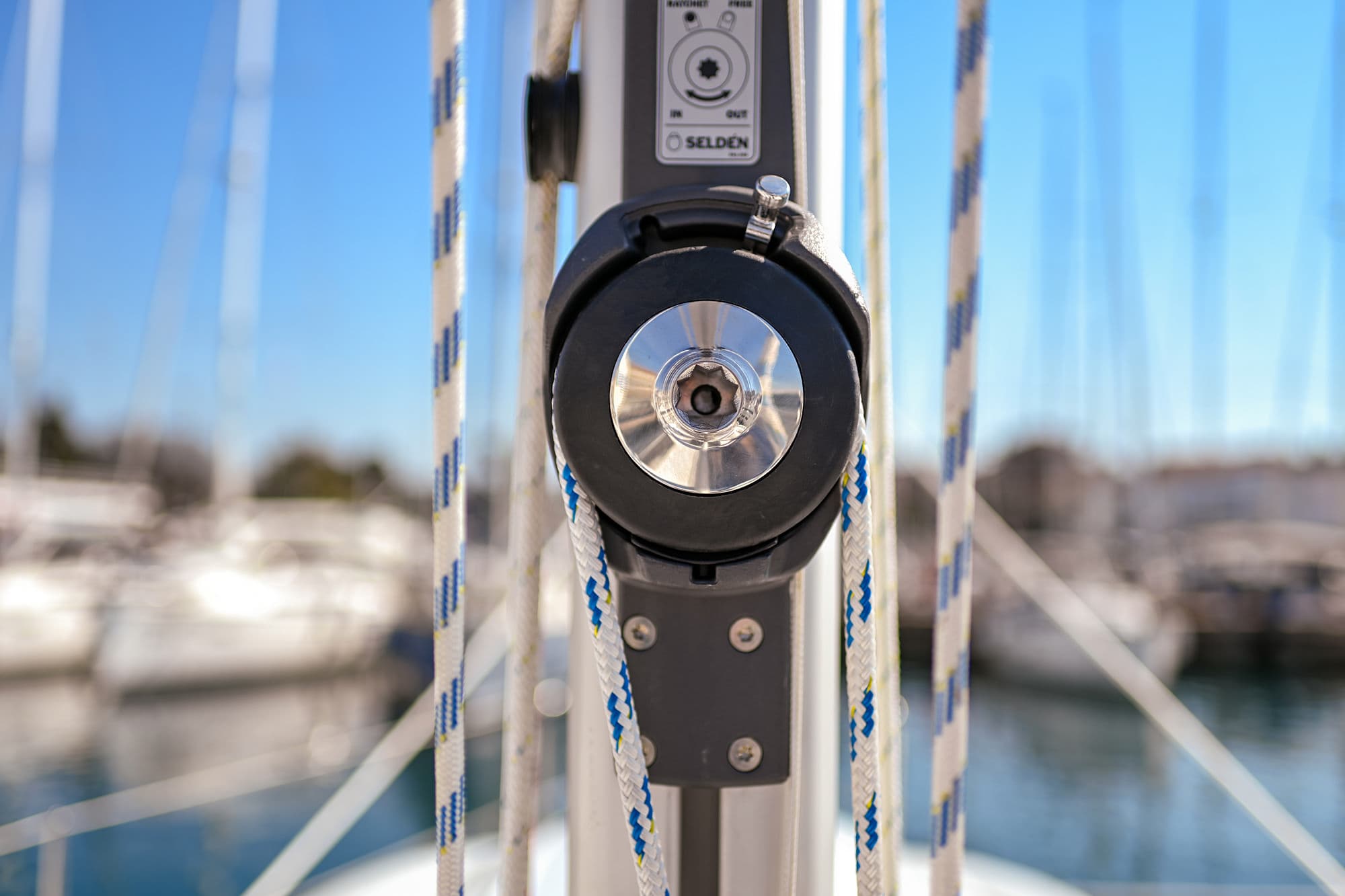 Bavaria C38 - photo 35