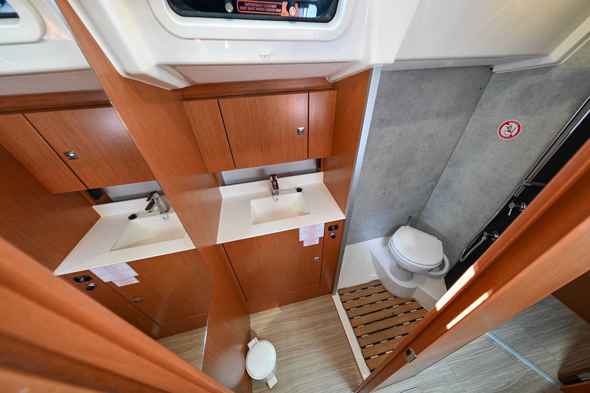 Bavaria C38 - photo 42