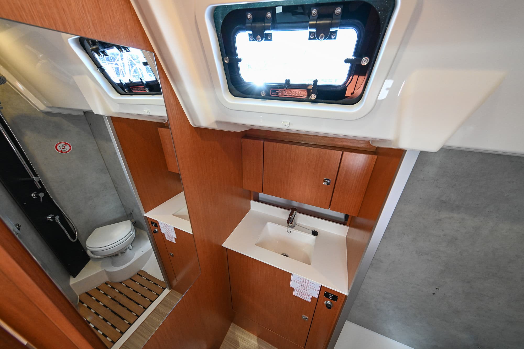 Bavaria C38 - photo 44