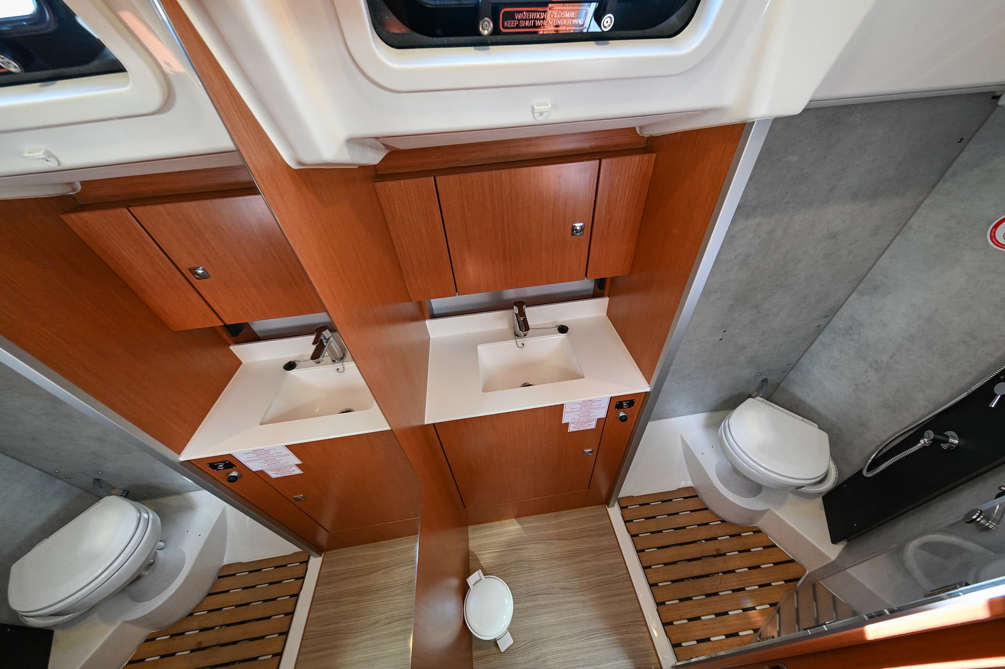 Bavaria C38 - photo 45