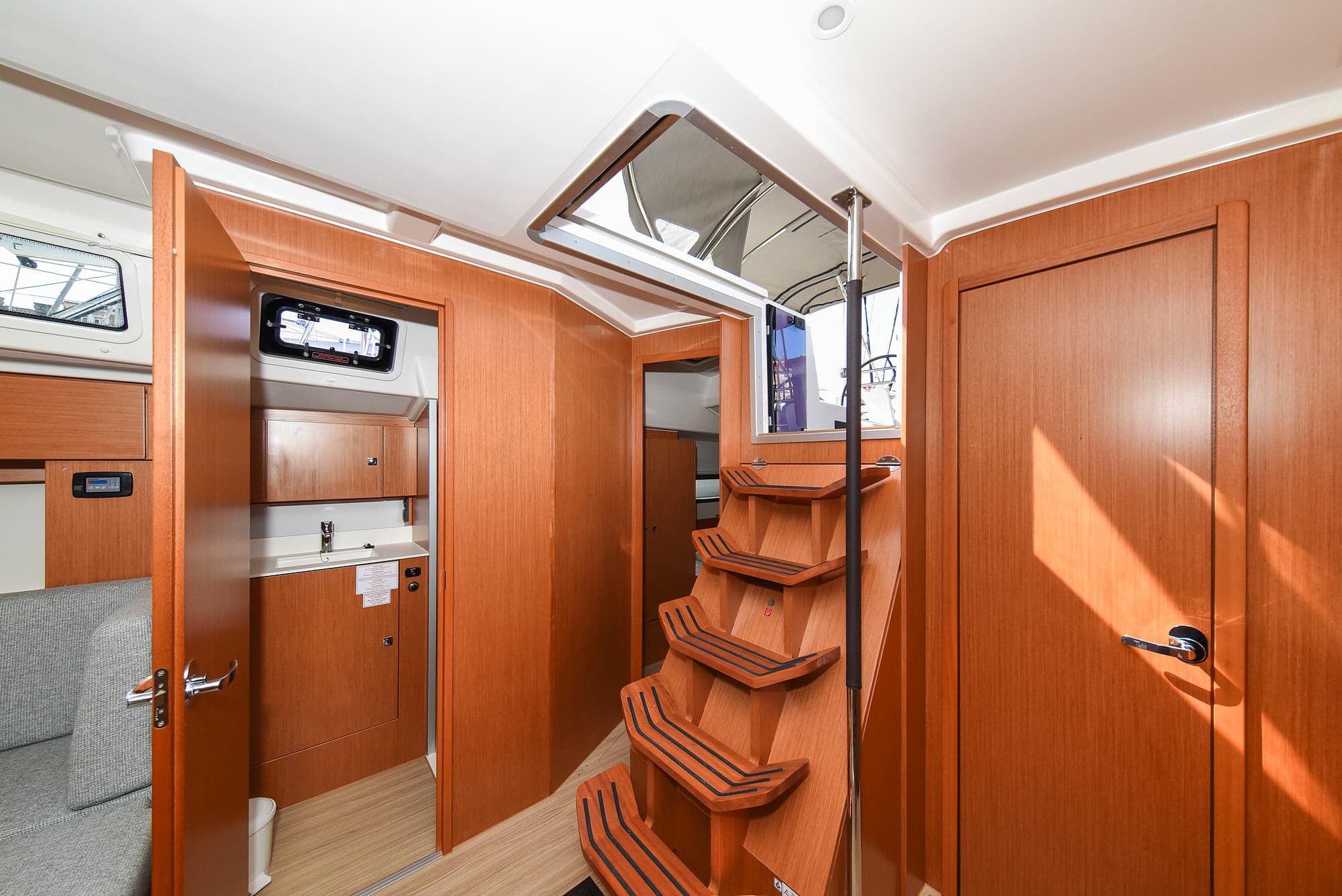 Bavaria C38 - photo 59