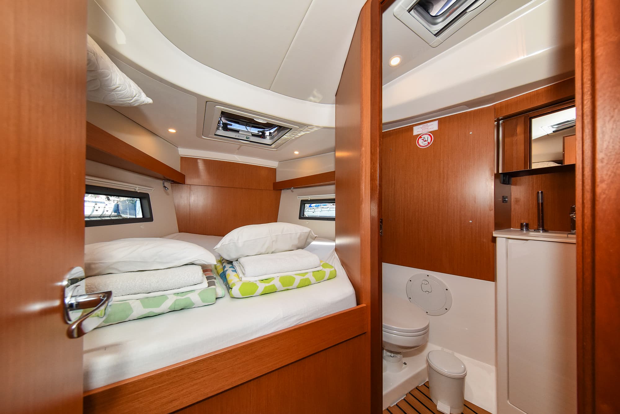 Bavaria C38 - photo 69