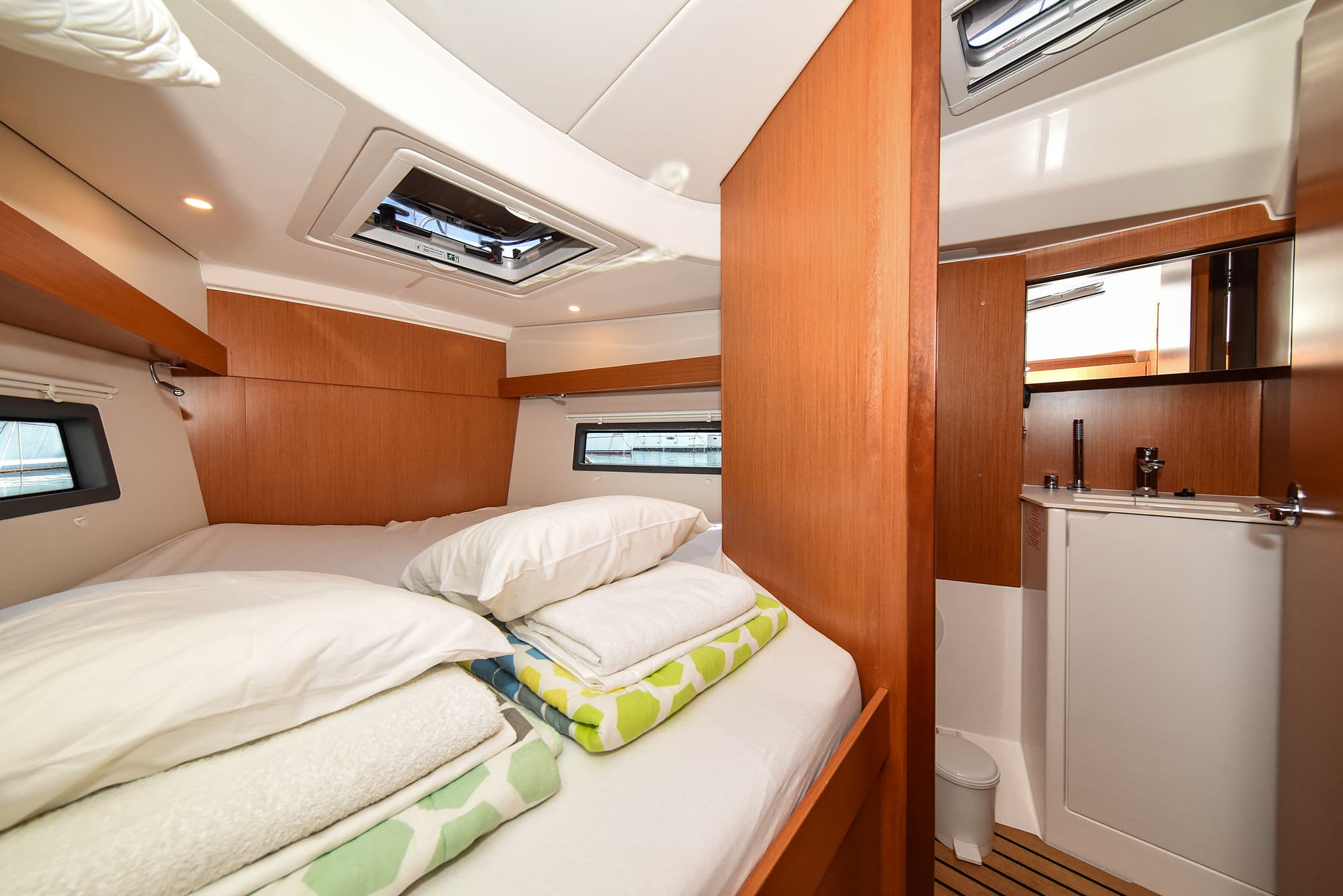 Bavaria C38 - photo 71