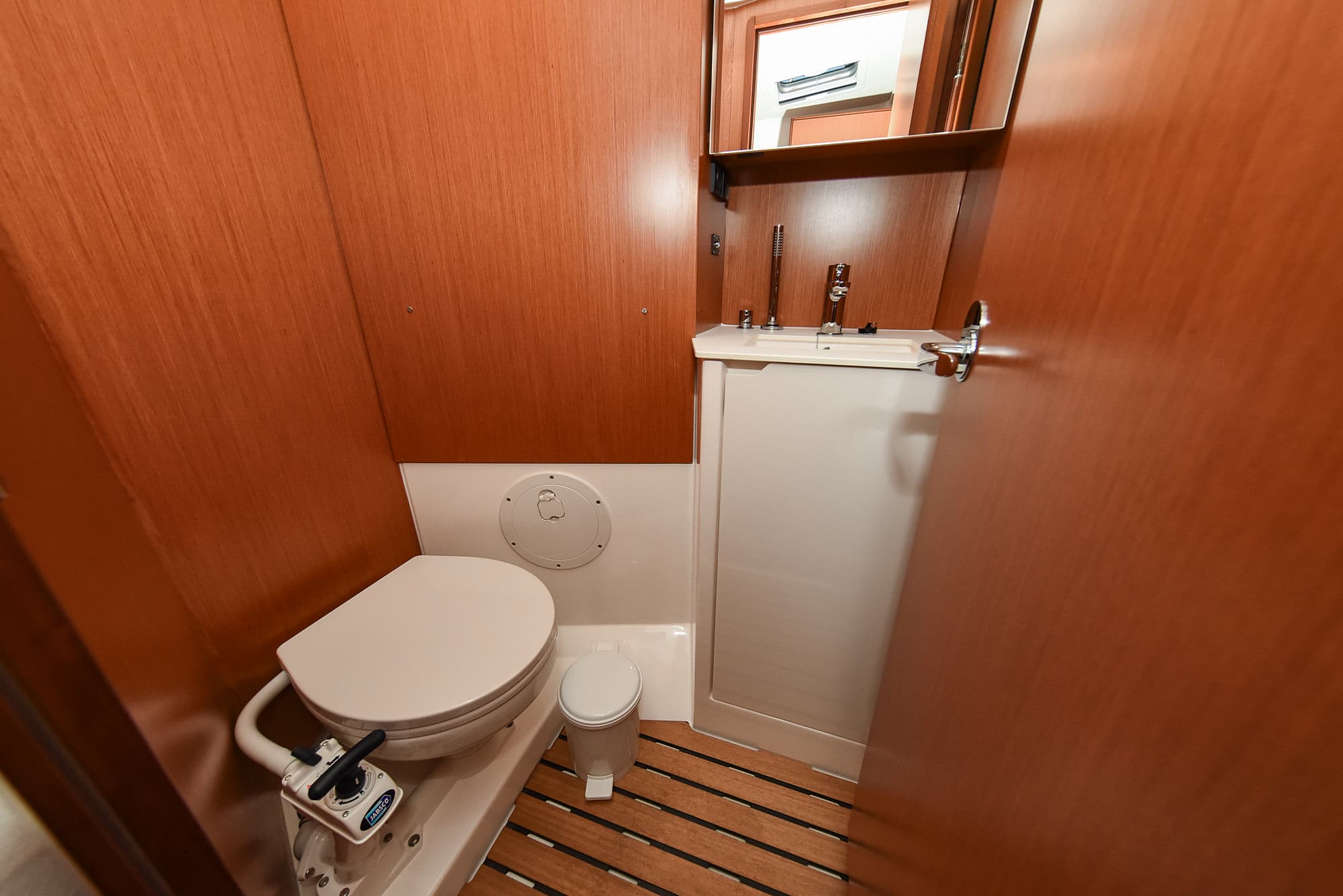 Bavaria C38 - photo 76