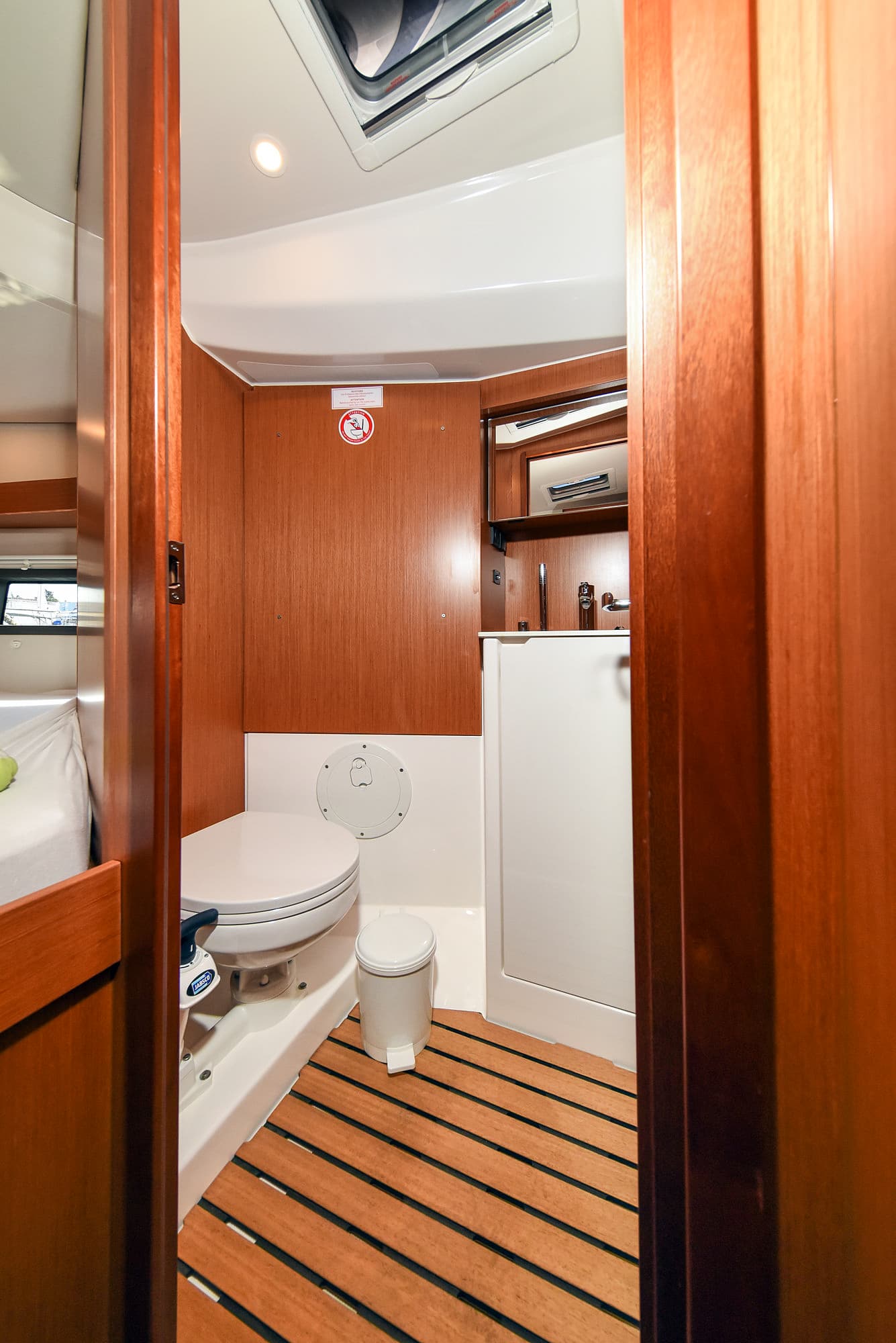 Bavaria C38 - photo 77