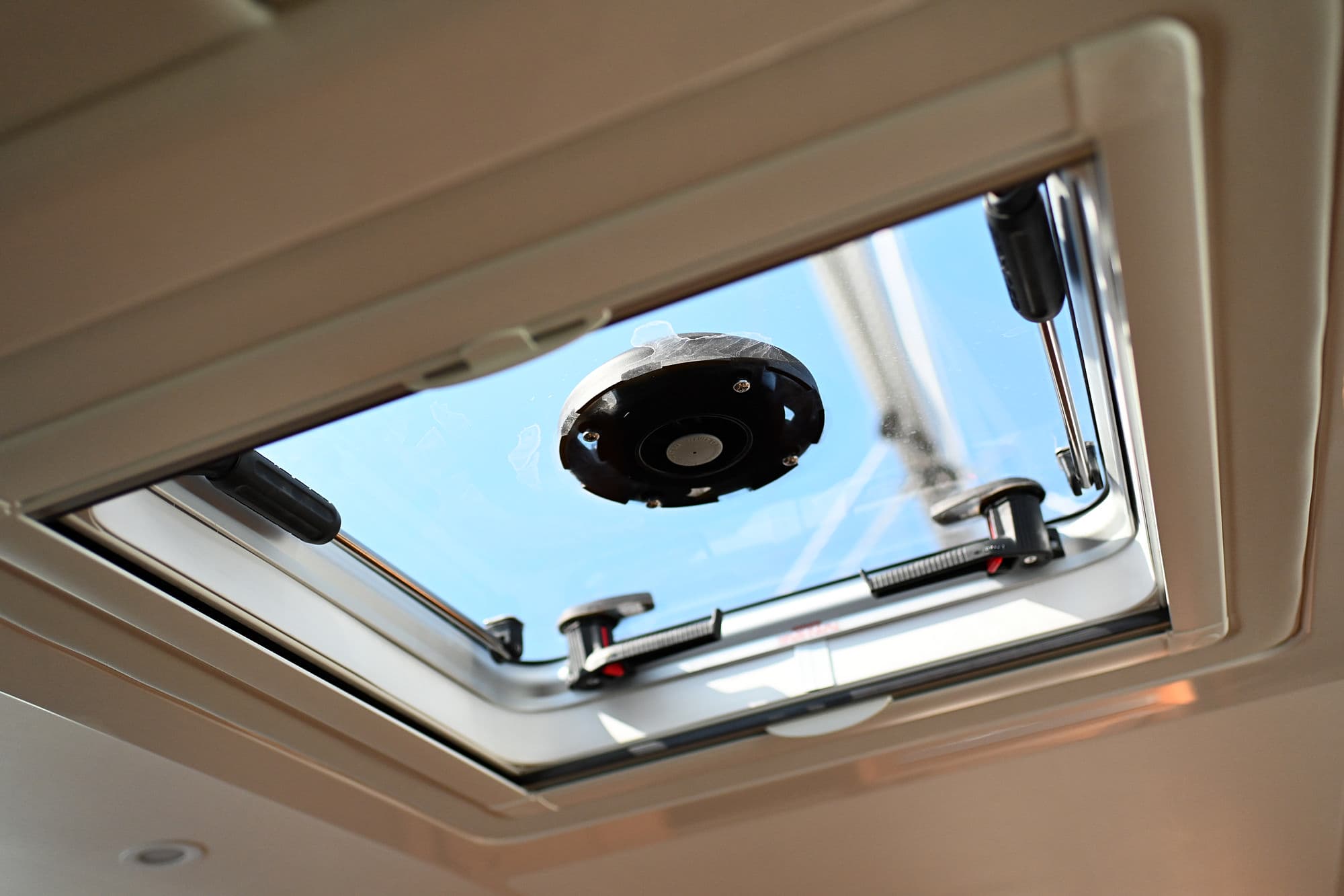 Bavaria C38 - photo 89