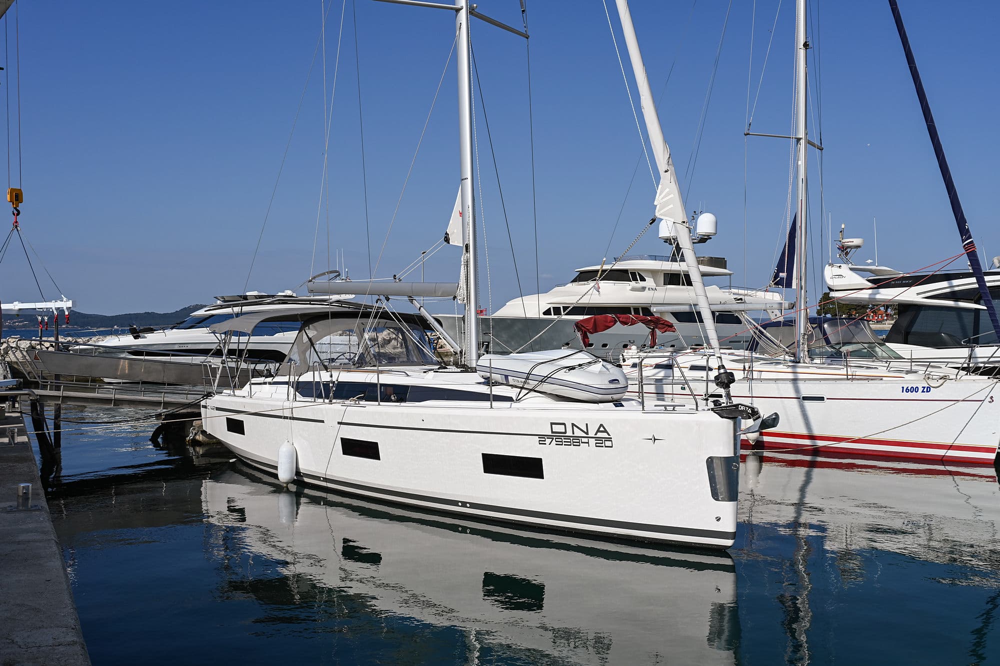 Bavaria C42 - photo 5