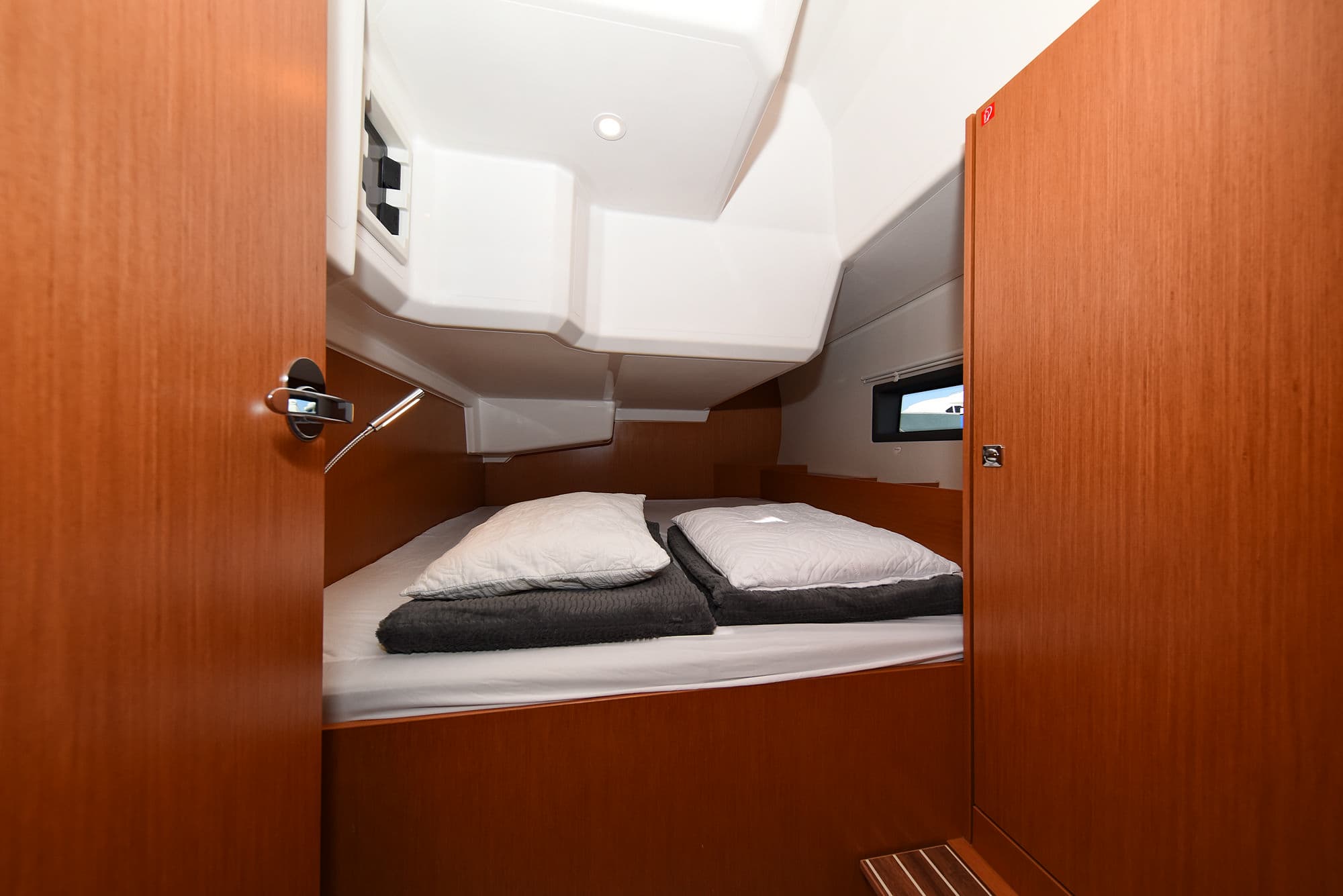 Bavaria C42 - photo 43