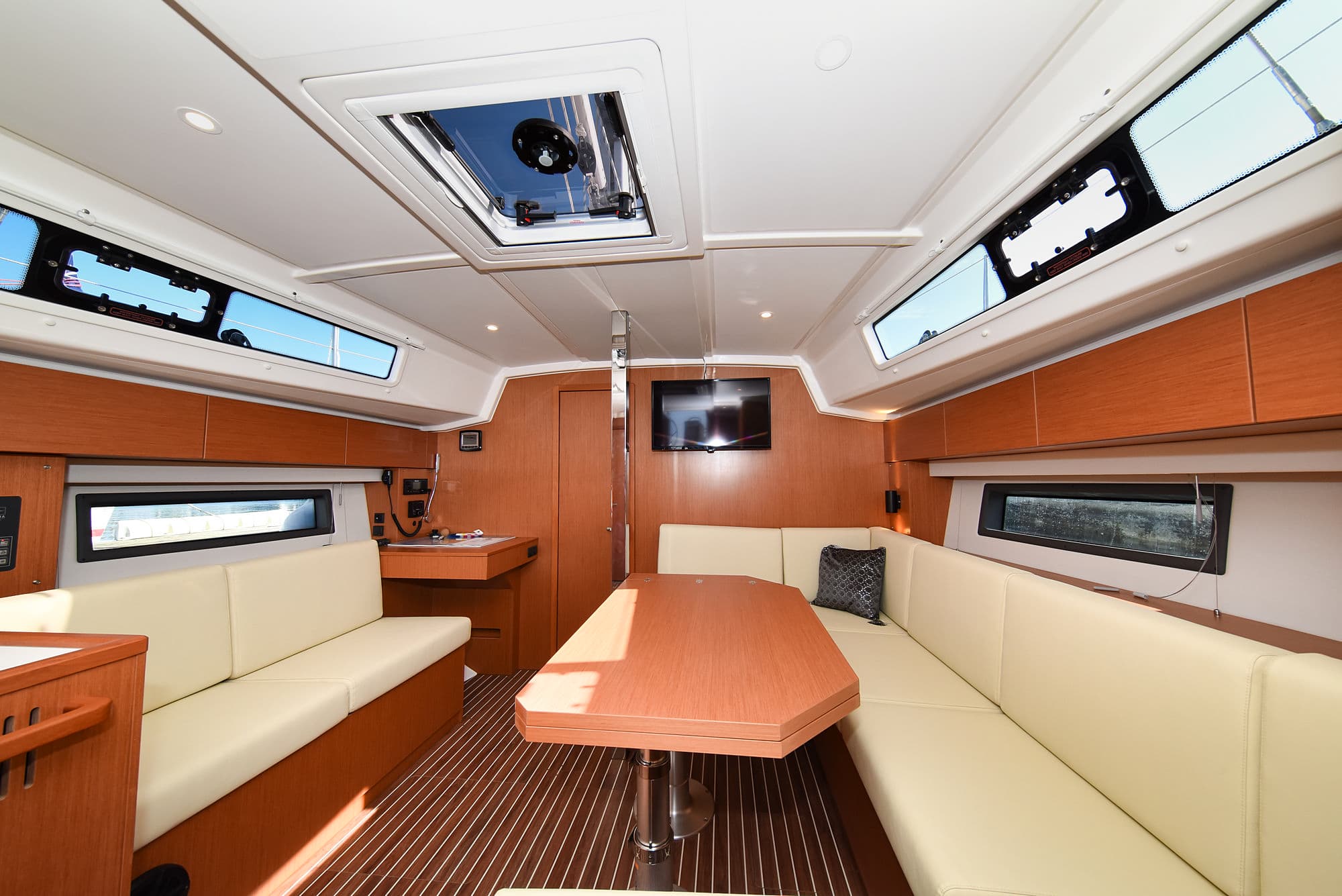 Bavaria C42 - photo 60