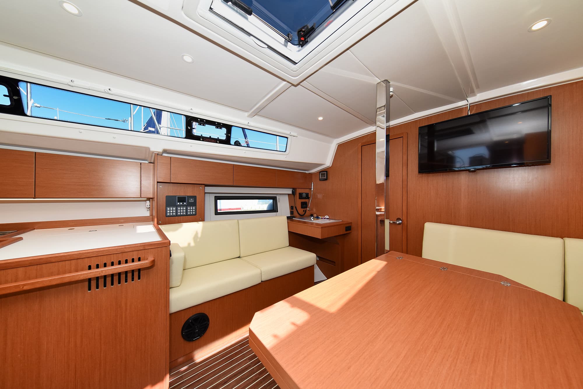 Bavaria C42 - photo 62