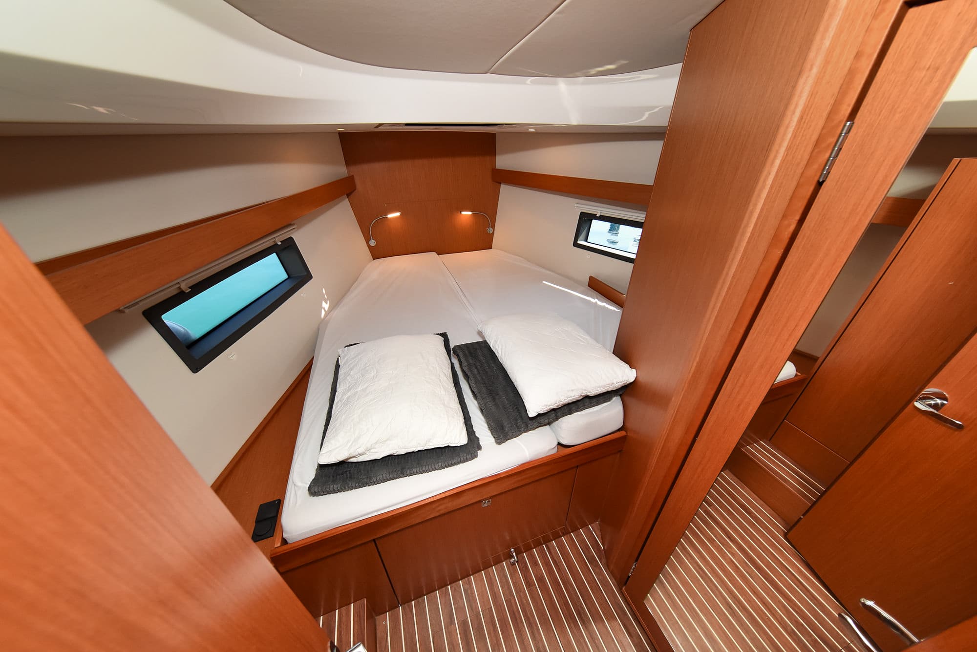 Bavaria C42 - photo 78