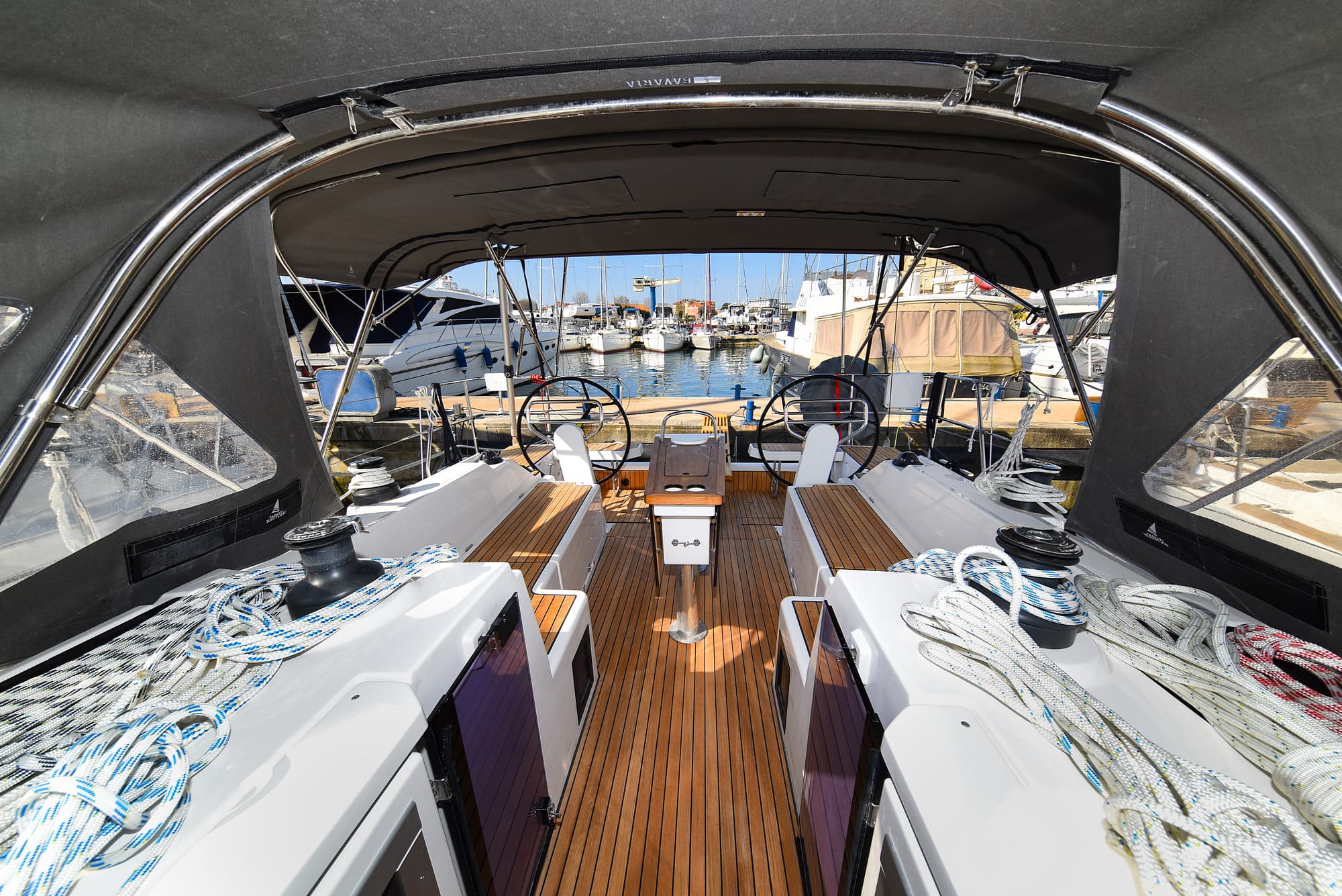 Bavaria C38 - photo 8