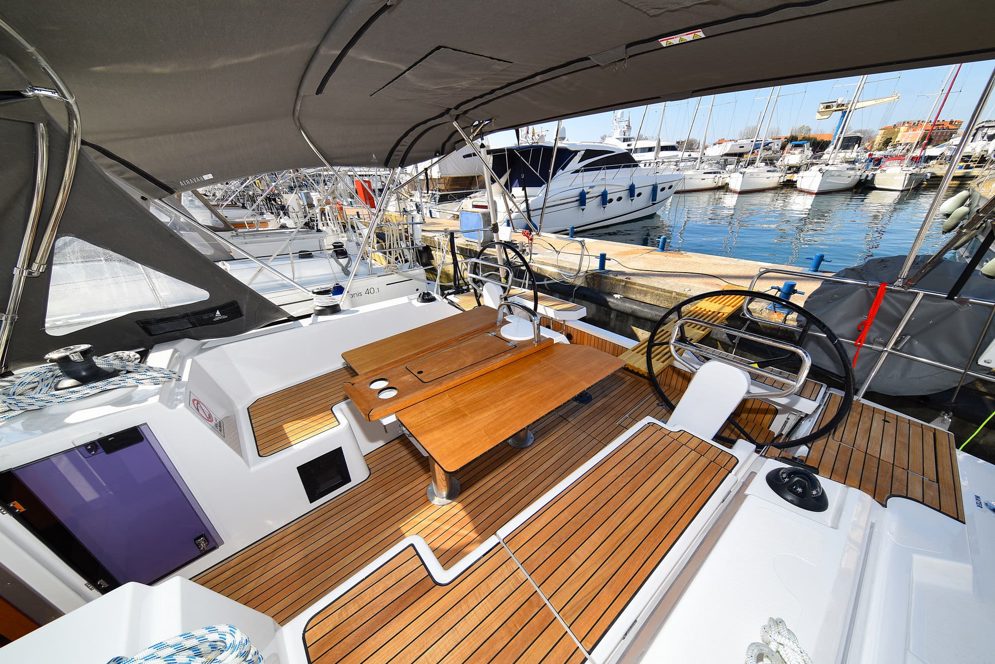 Bavaria C38 - photo 12