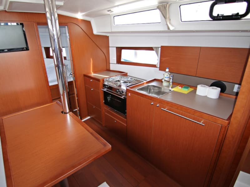 Oceanis 38 - photo 10