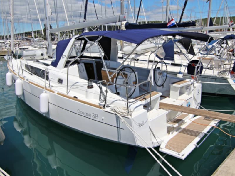 Oceanis 38 - photo 4