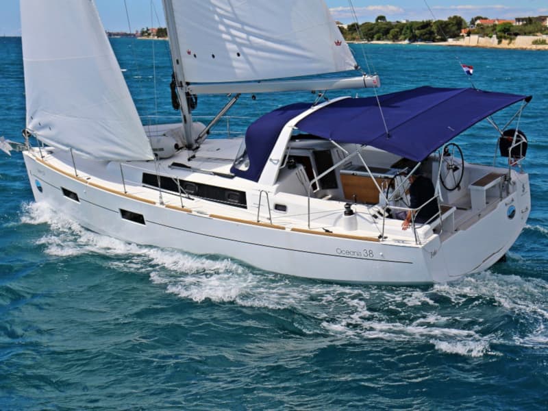 Oceanis 38 - photo