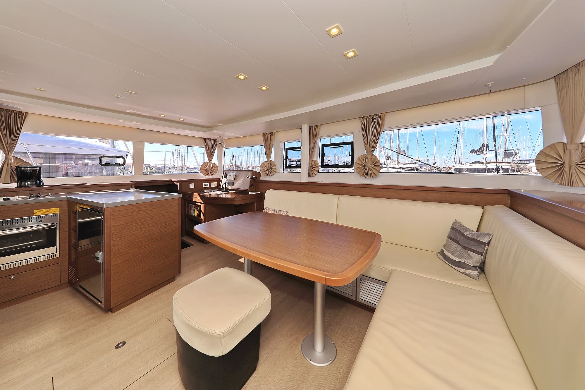 Lagoon 450 - photo 18