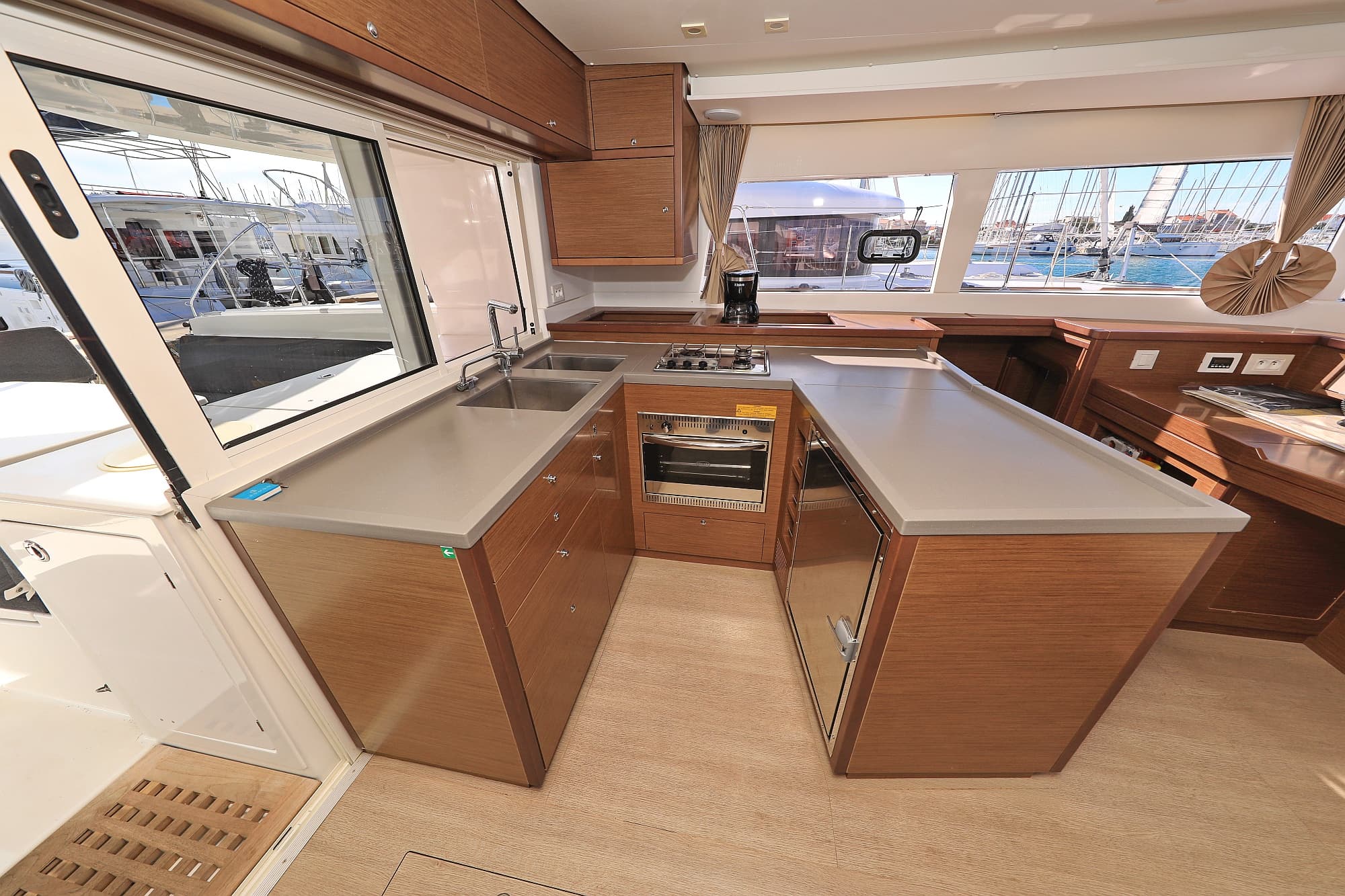 Lagoon 450 - photo 40