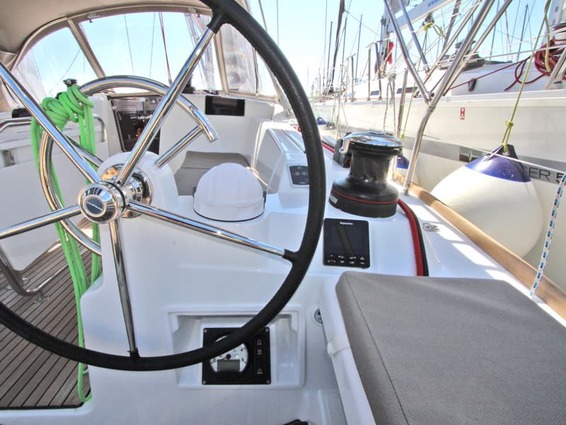 Sun Odyssey 449 - photo 4