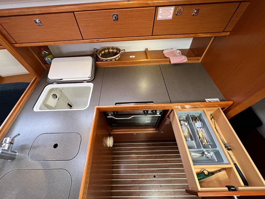 Bavaria Cruiser 37 - photo 11