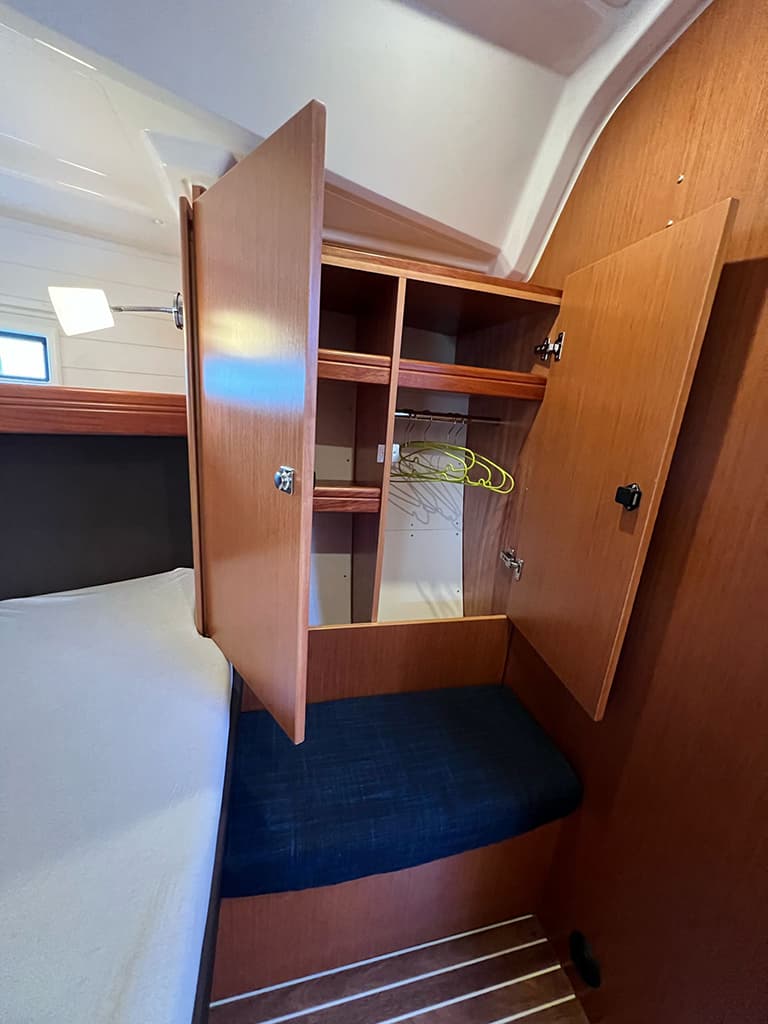 Bavaria Cruiser 37 - photo 12