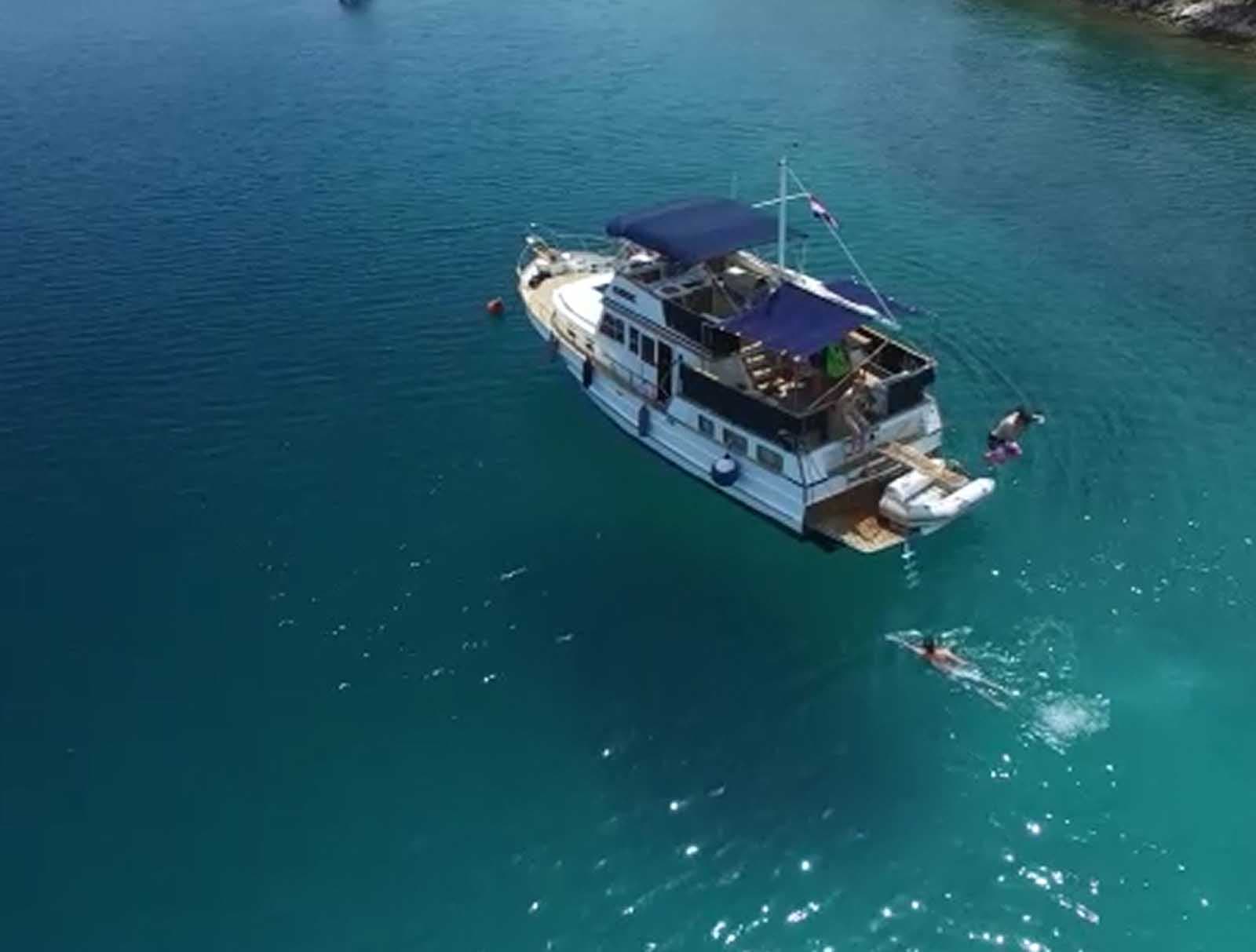 Hampton Trawler 42 - photo 6