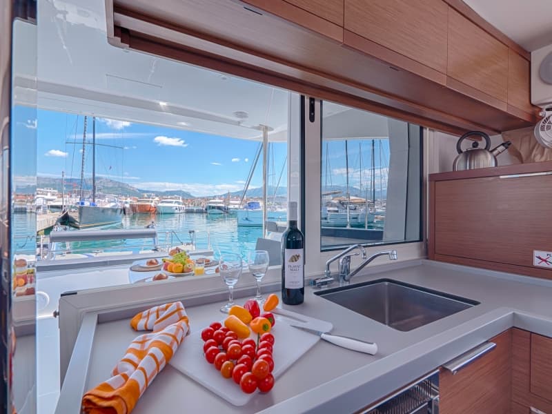 Lagoon 40 - photo 16