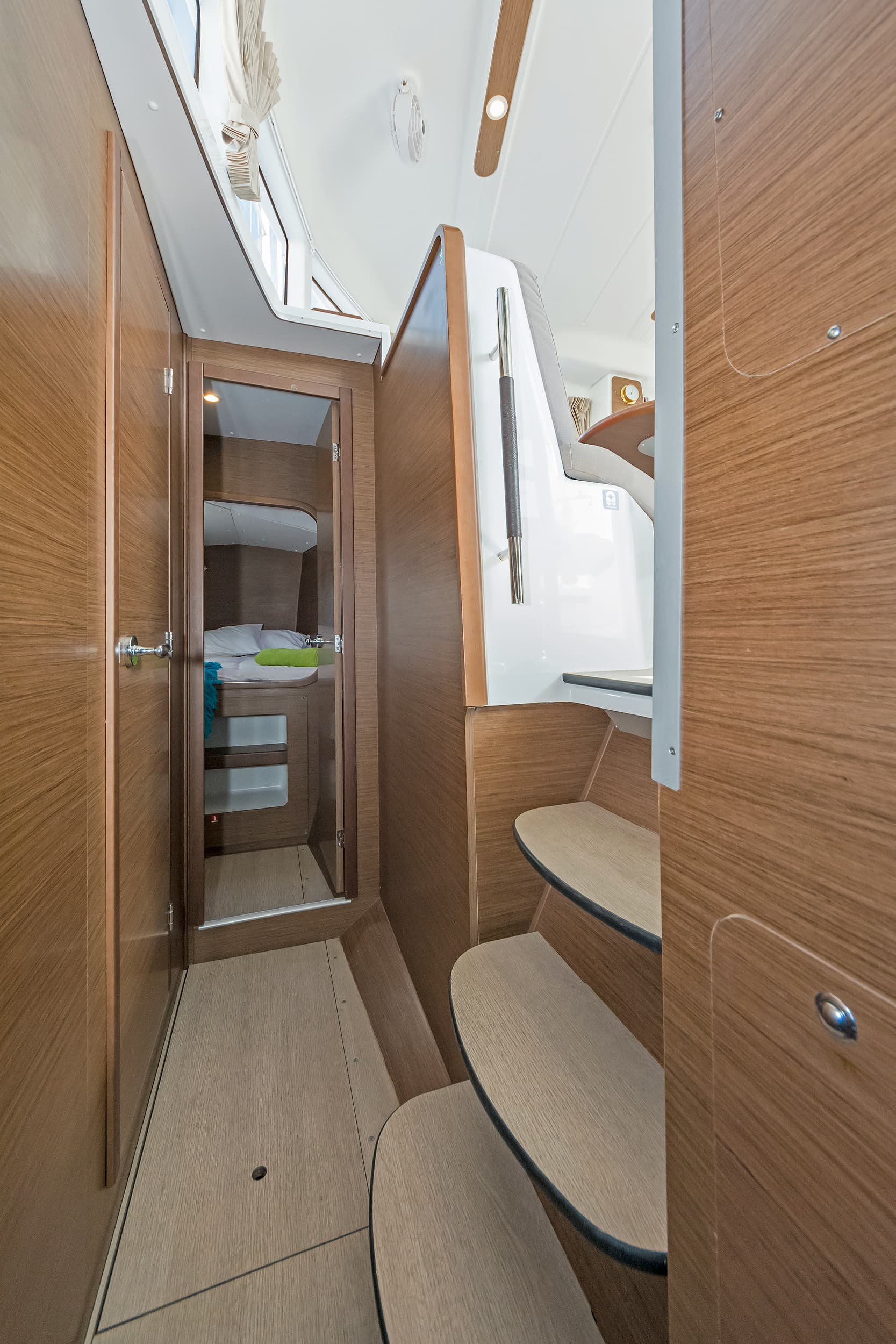 Lagoon 380 - photo 8