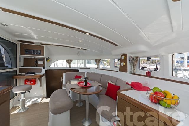 Lagoon 380 S2 - photo 4