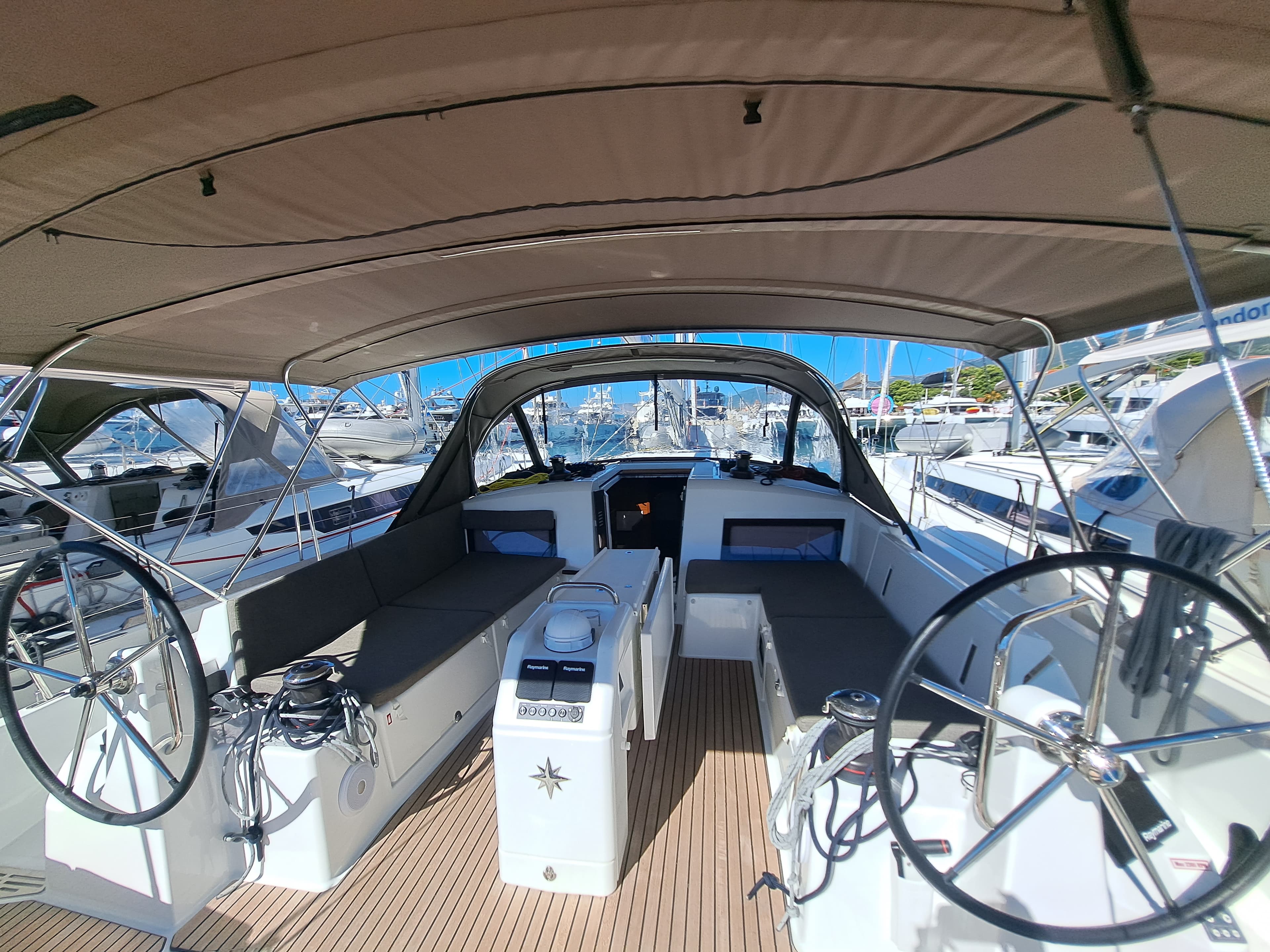 Sun Odyssey 490 - photo 6