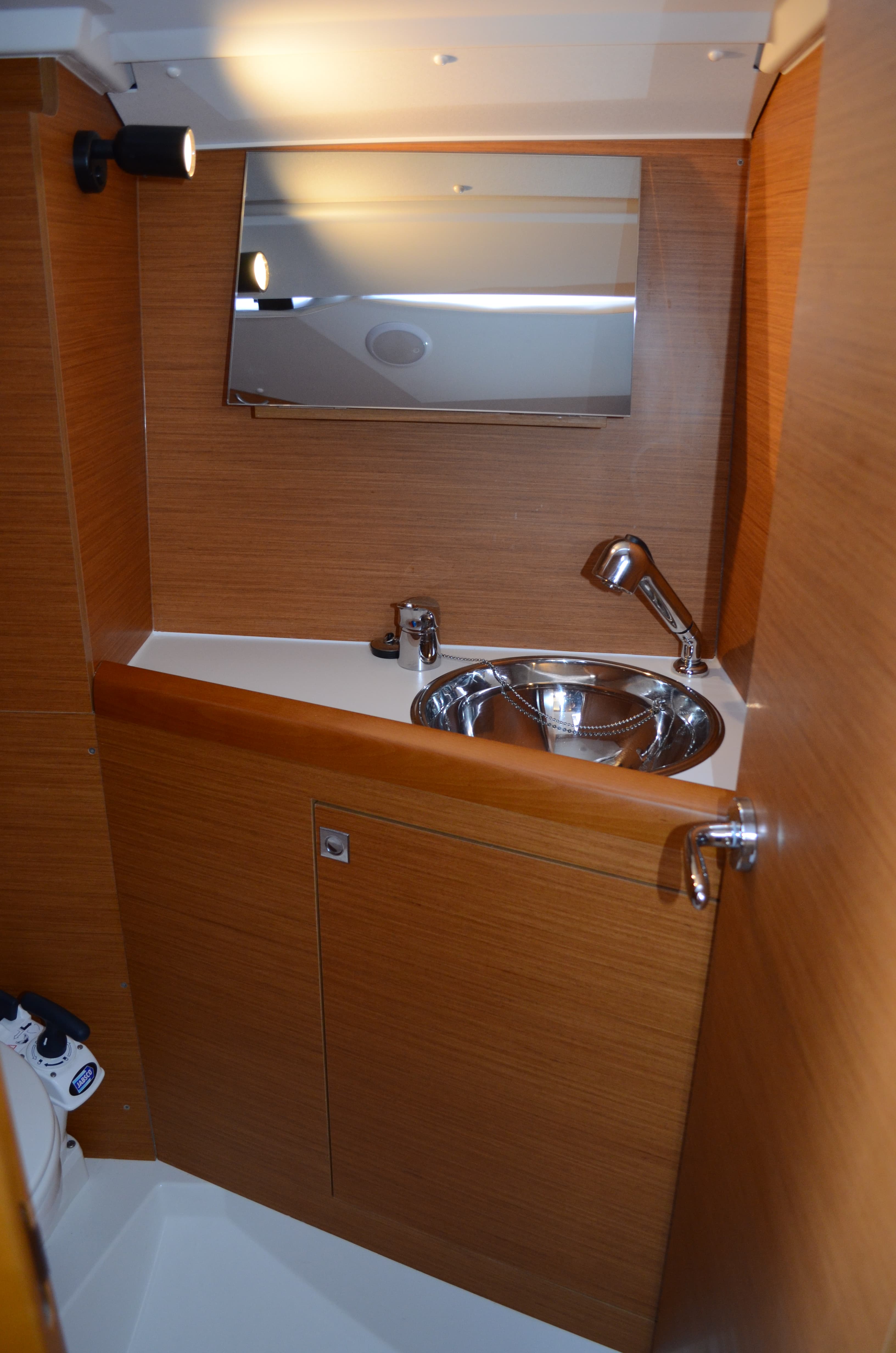 Sun Odyssey 349 - photo 7