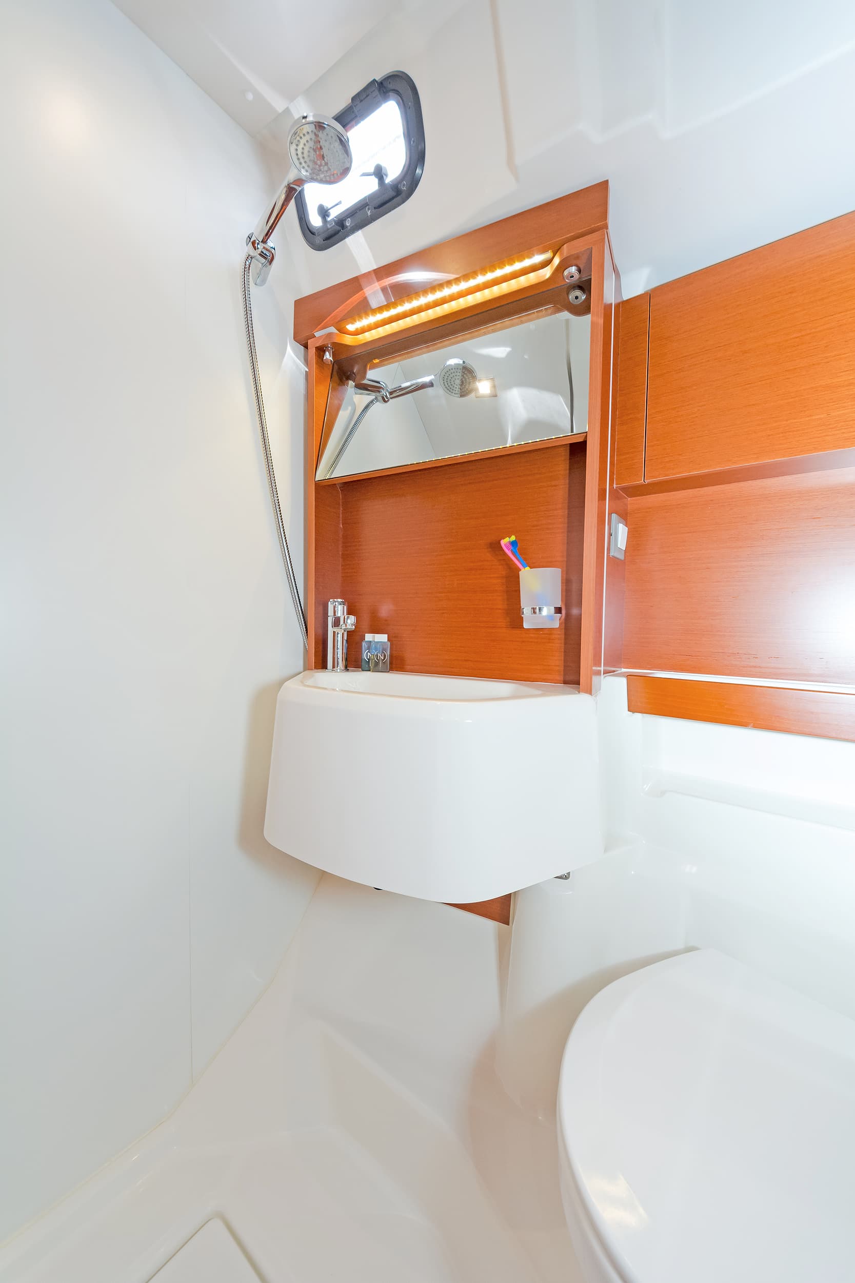 Oceanis 51.1 - photo 14