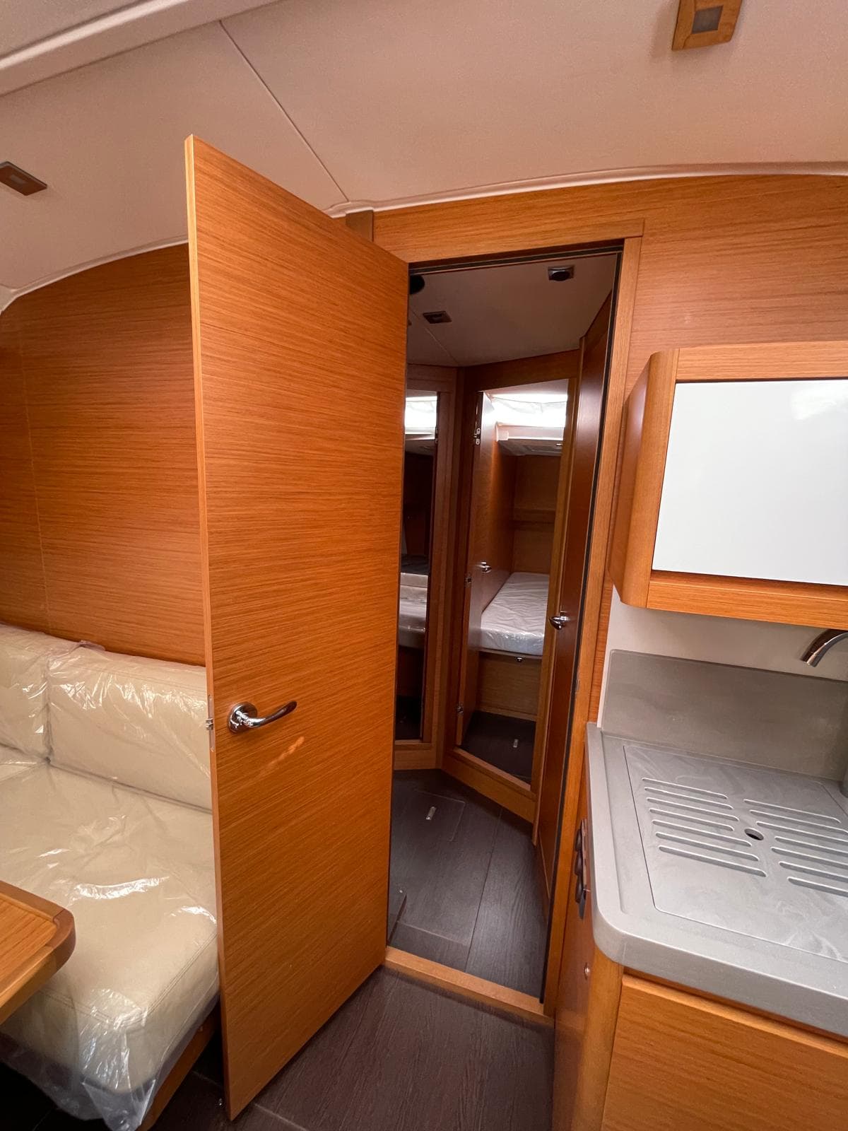 Dufour 470 - photo 12