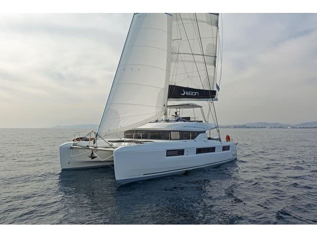 Lagoon 50 - photo