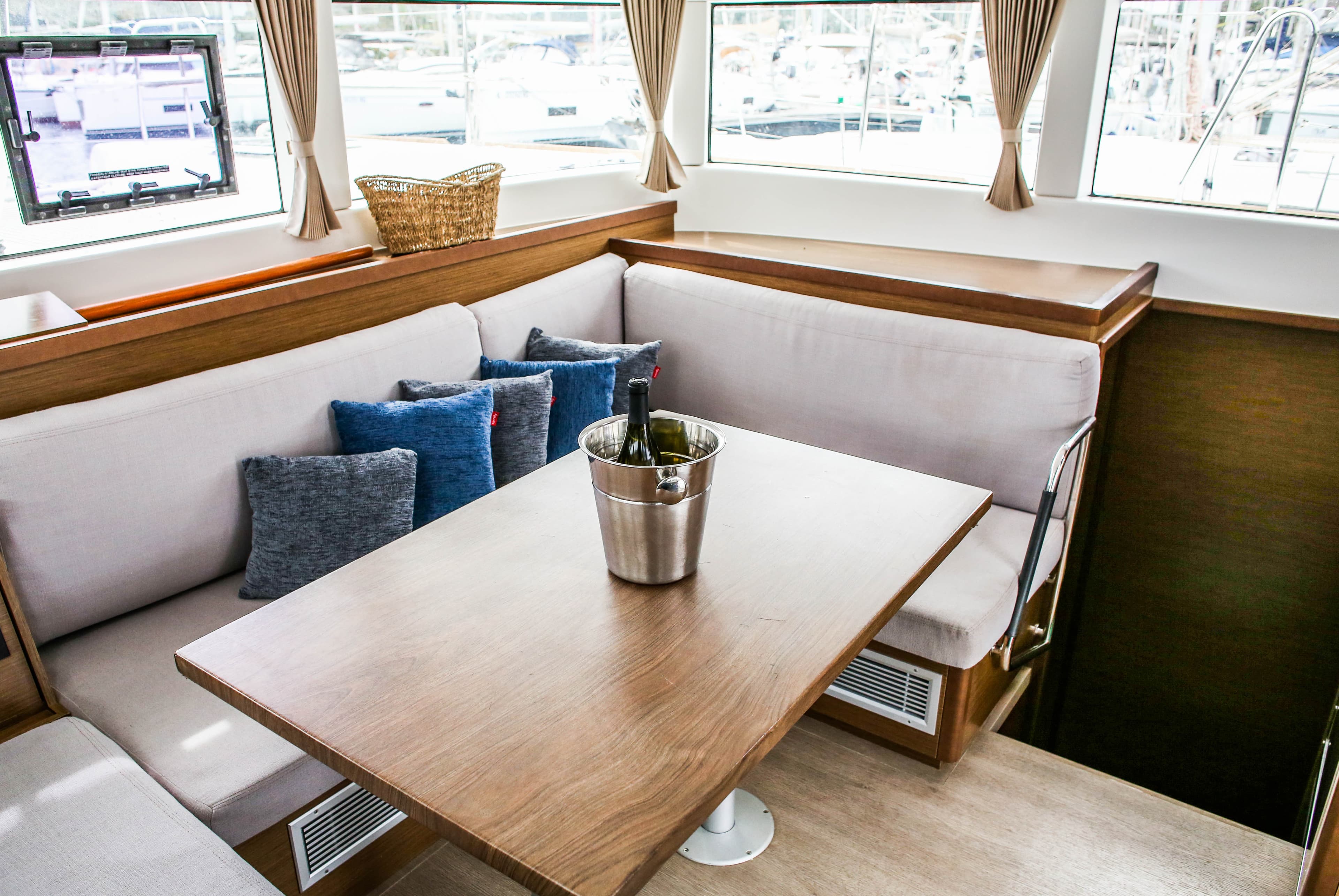 Lagoon 40 - photo 13