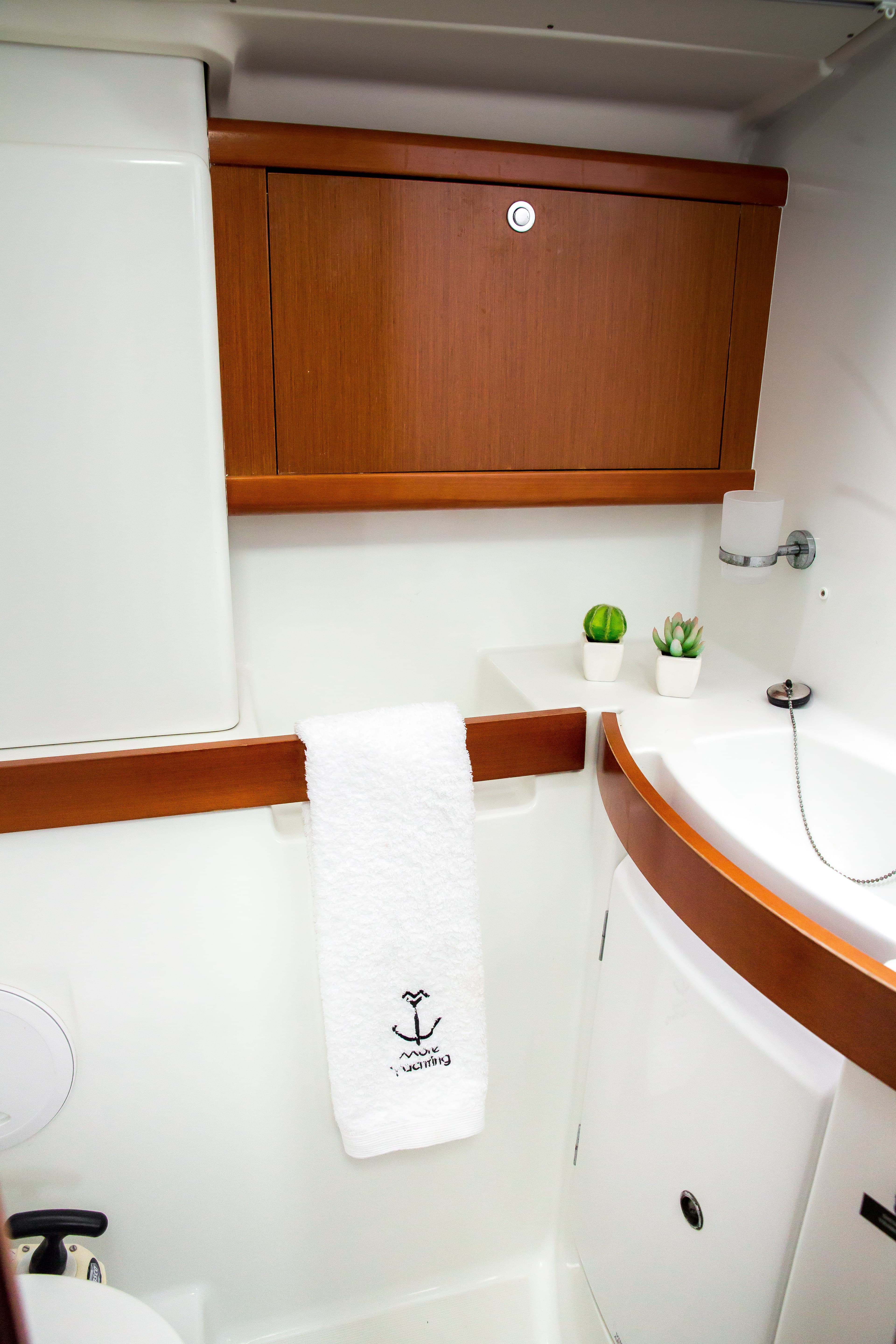 Oceanis 43 - photo 22