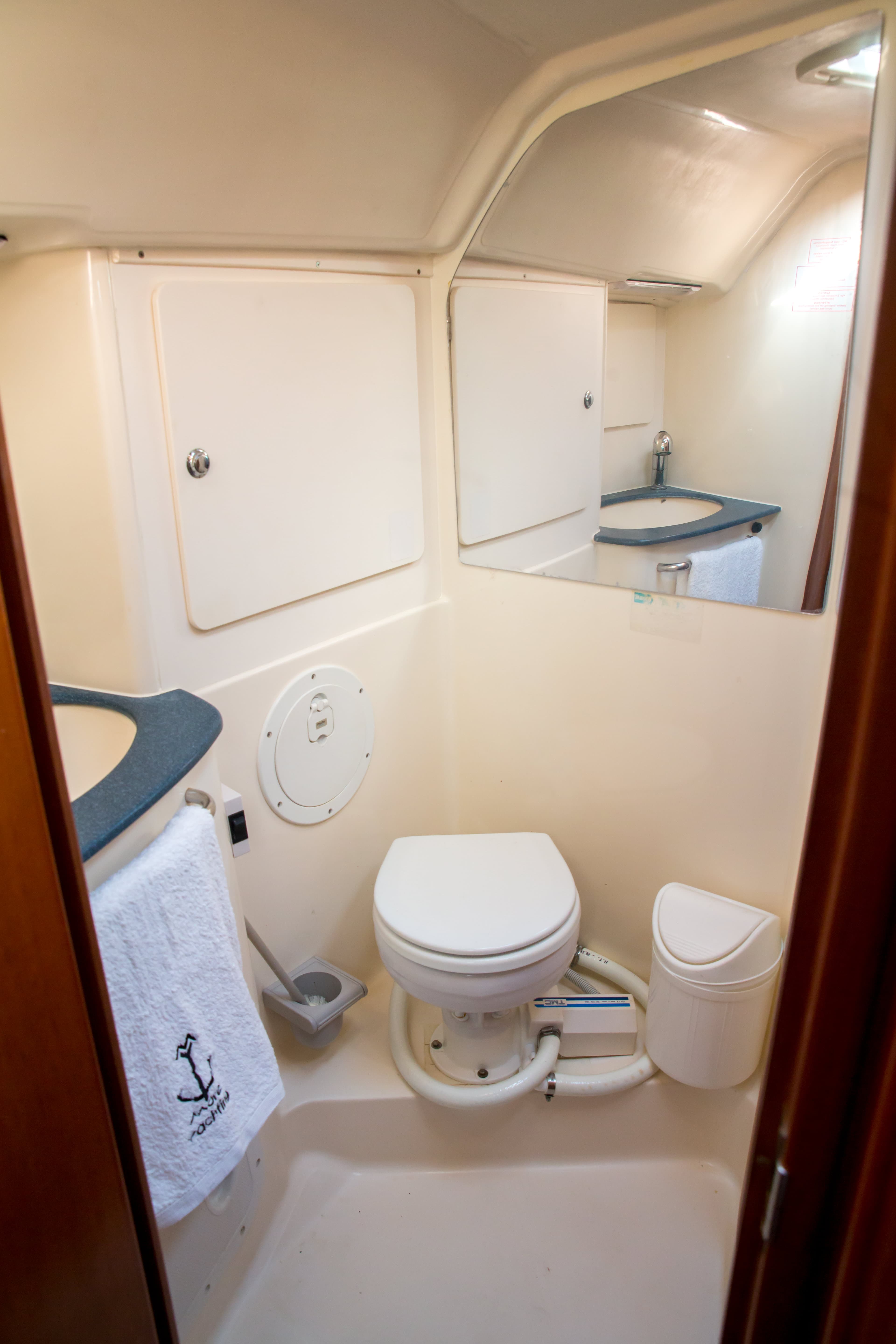 Bavaria 36 - photo 6