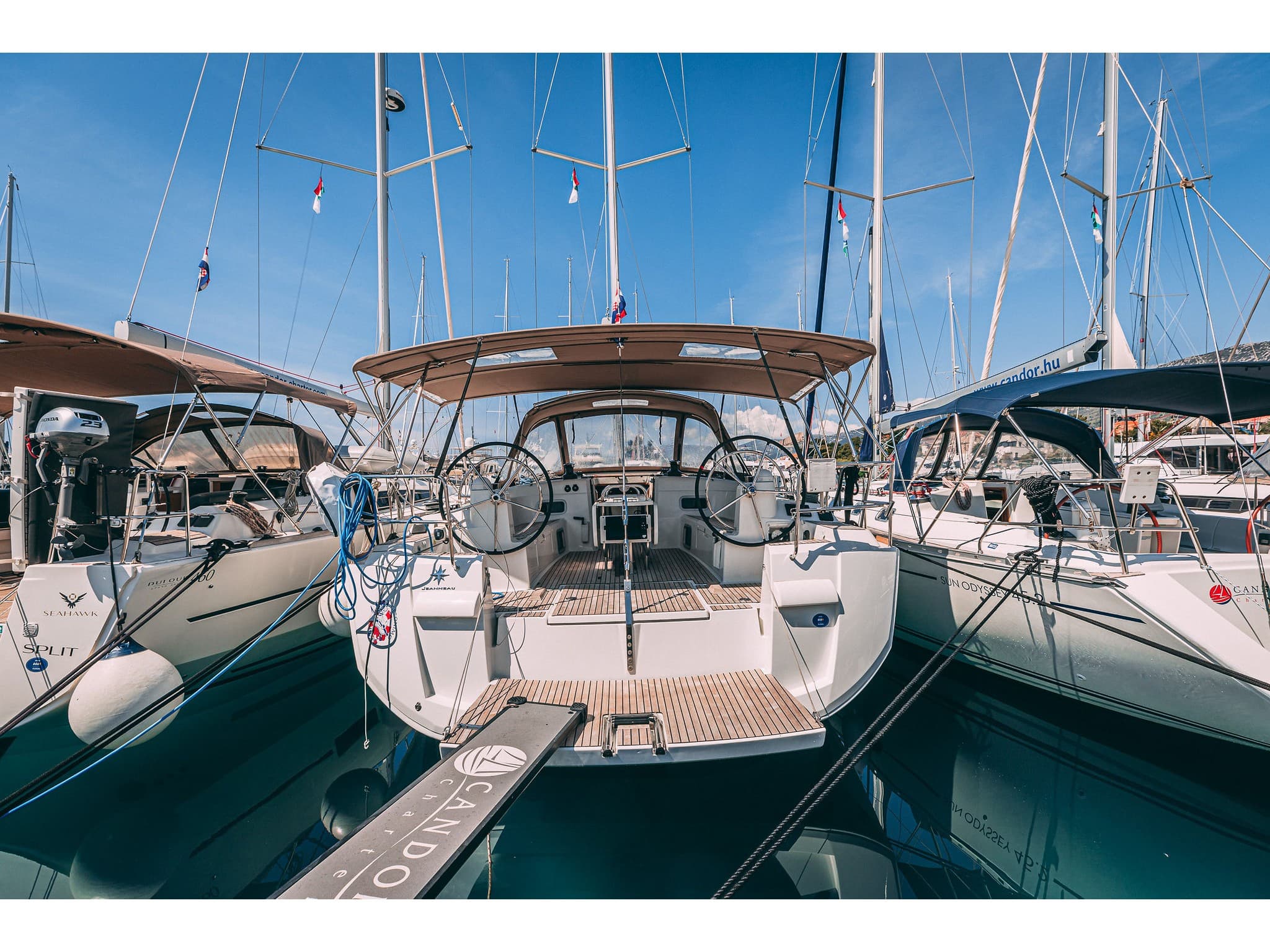 Sun Odyssey 519 - photo